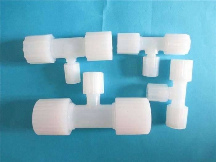 CNC PVDF Parts Polyvinylidene Fluoride Gasket Male Thread Connection